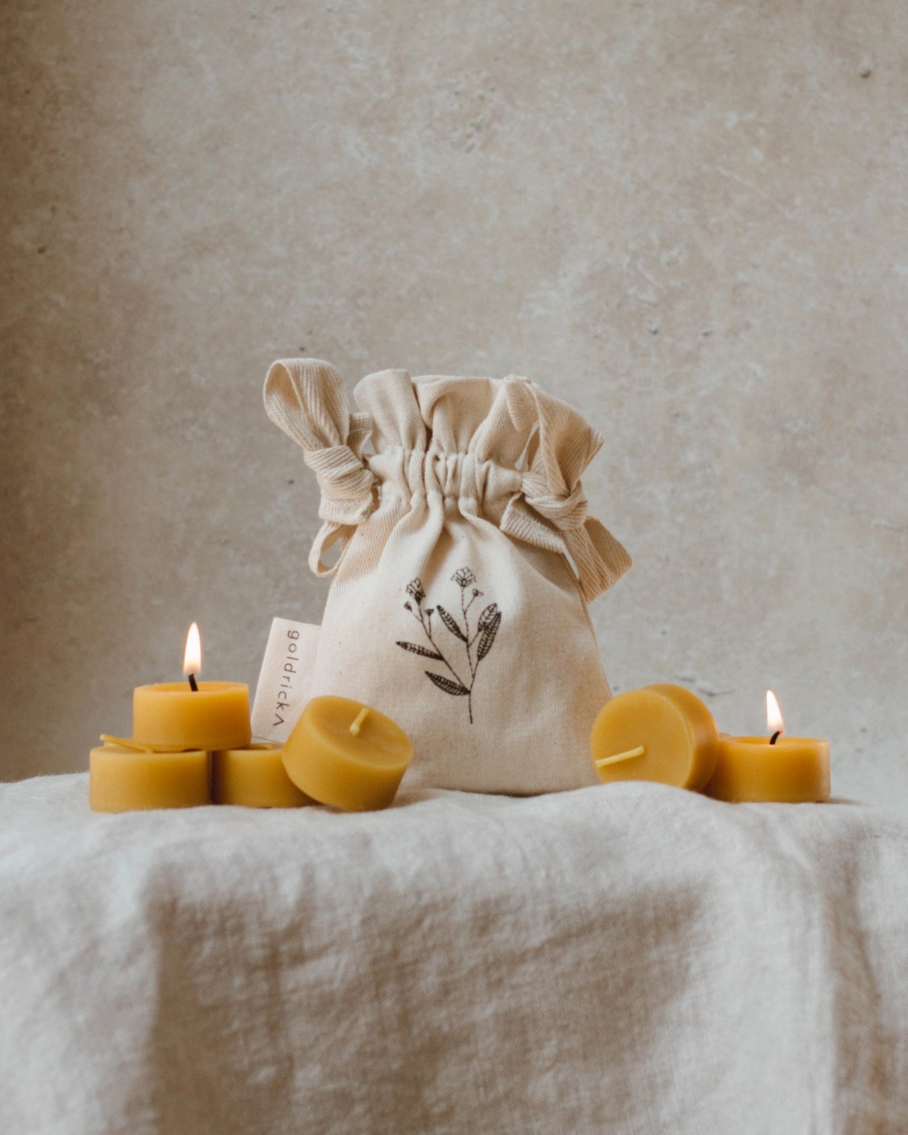 Beeswax Tealights (16pk) by Goldrick