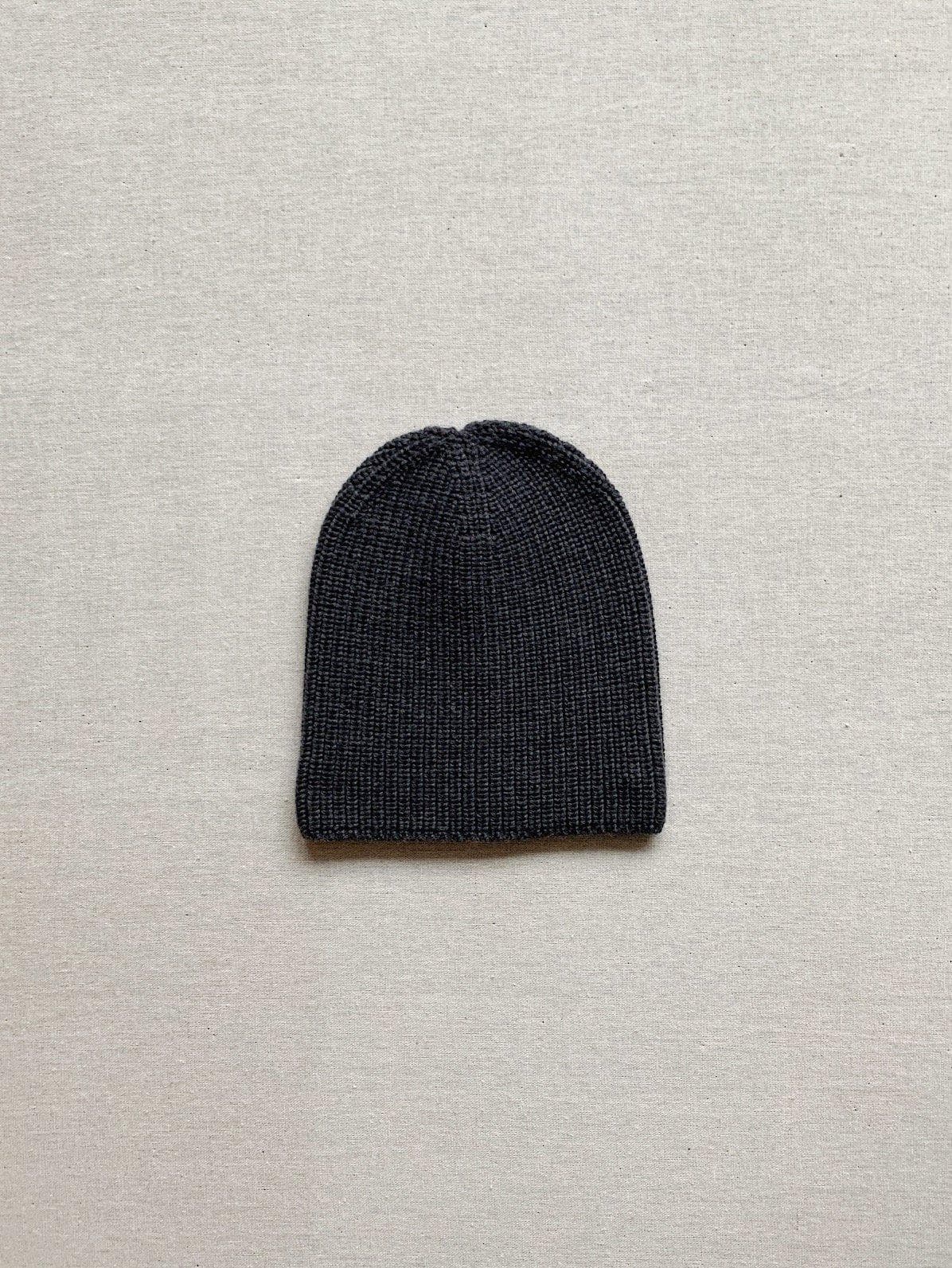 Kids Merino Wool Ribbed Beanie in Charcoal