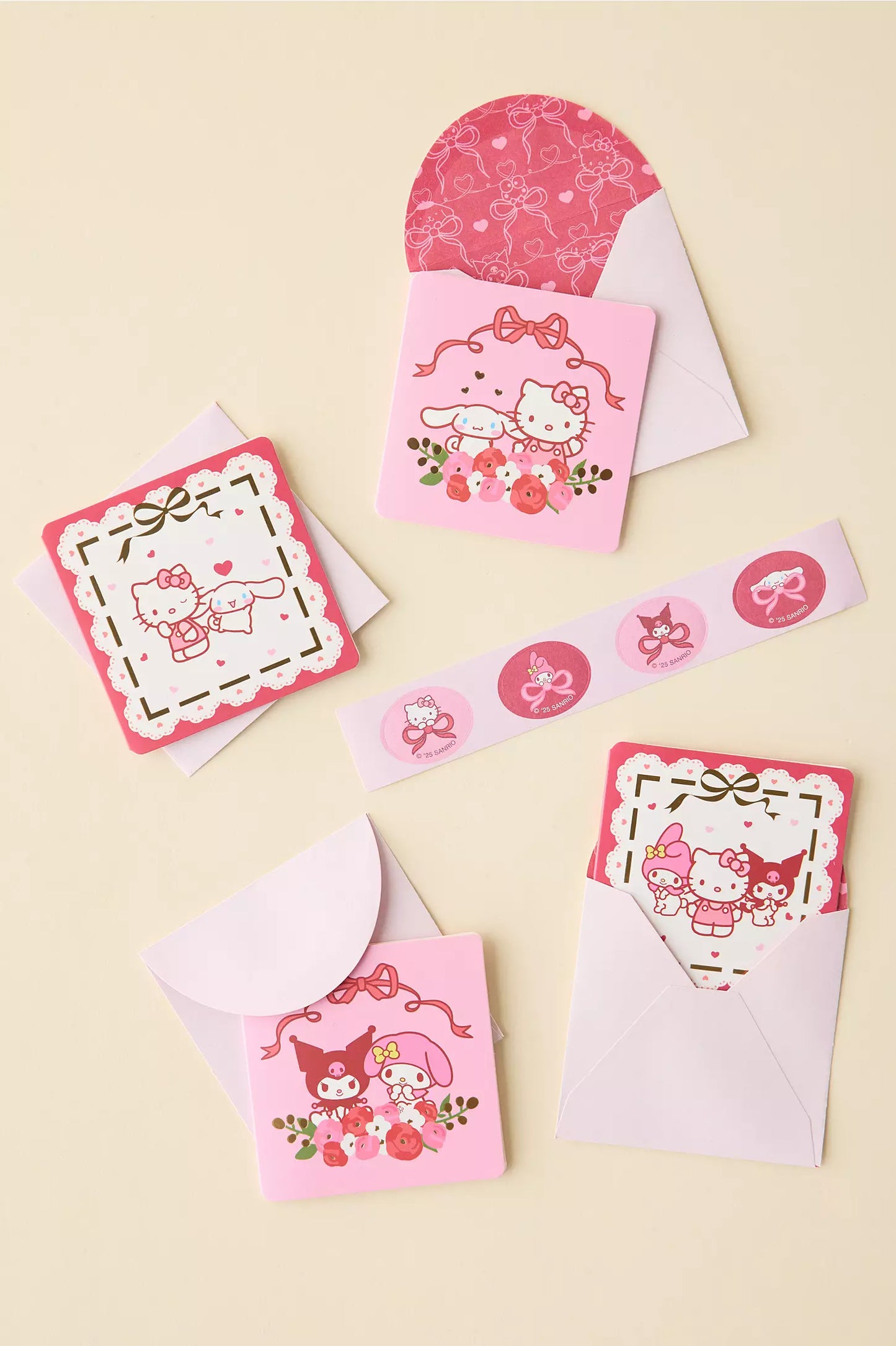 Hello Kitty & Friends Hearts and Ribbons Mini Note Cards Set