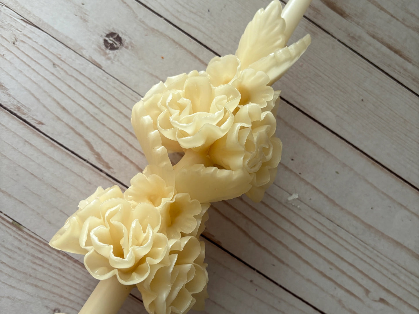 Large Oaxaca Beeswax Ivory Marigold Candle