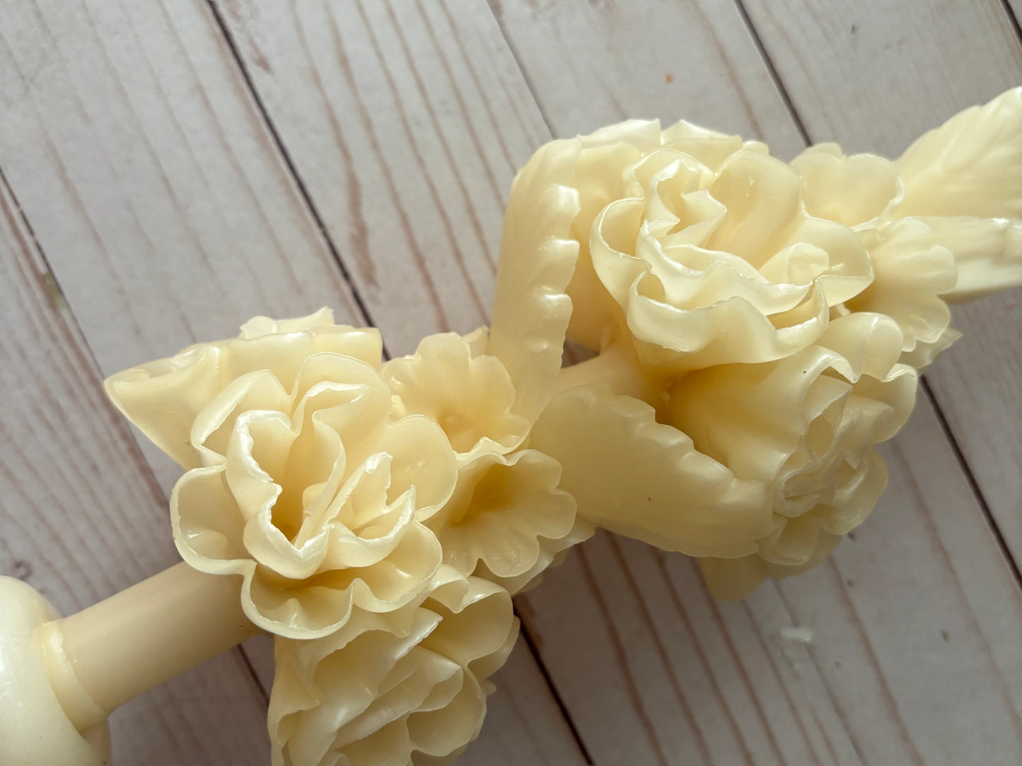 Large Oaxaca Beeswax Ivory Marigold Candle